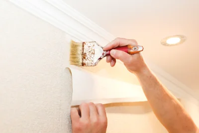 Pose de papier peint à Notre-Dame-de-Boisset — revêtements muraux et toiles de verre